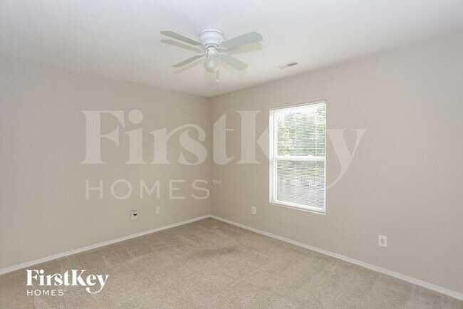 Building Photo - 3632 Larkhaven Village Dr