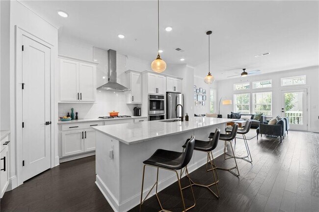 Building Photo - 518 Hargrove Ln