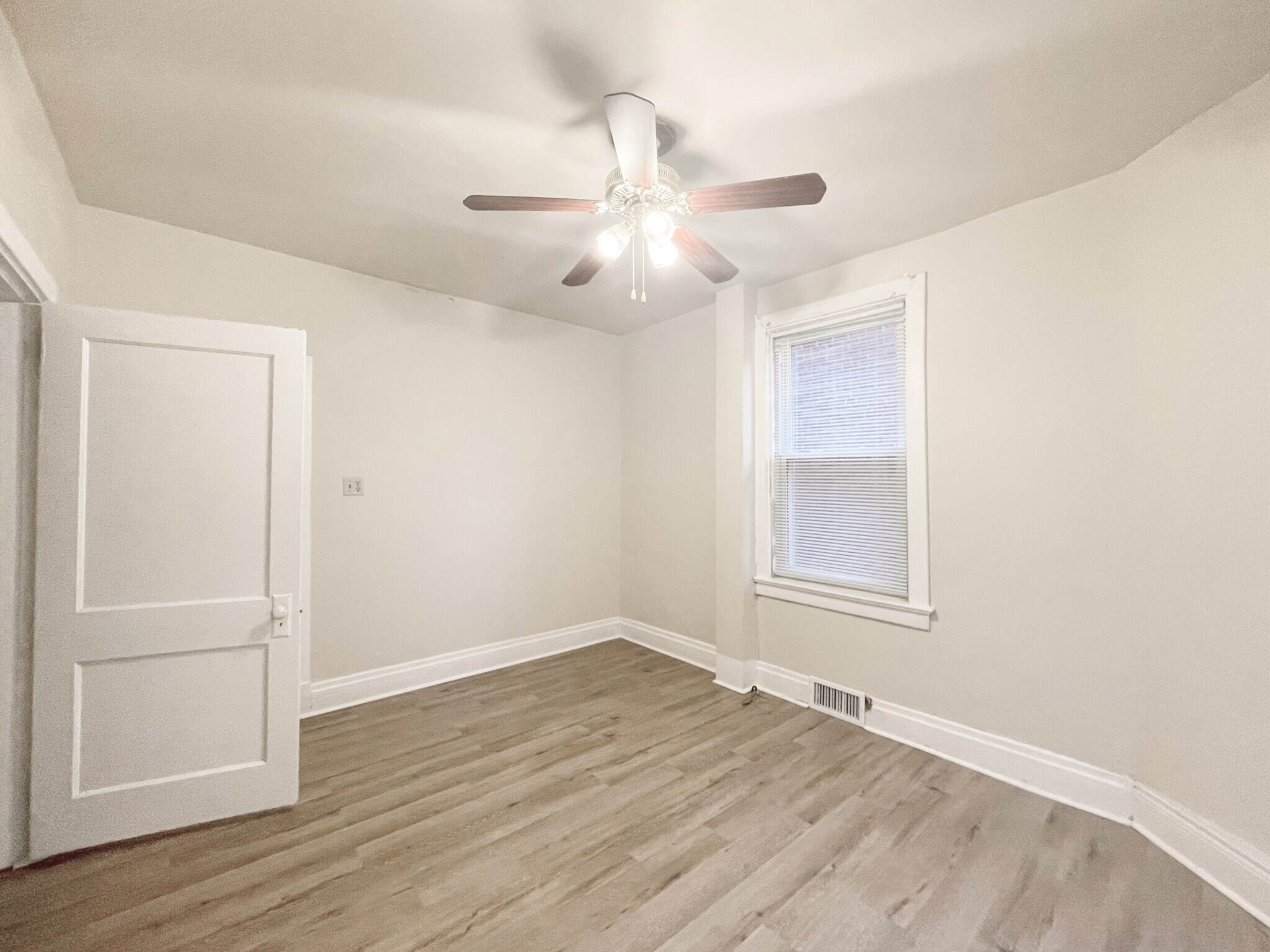 Building Photo - 3555 Beechwood Blvd