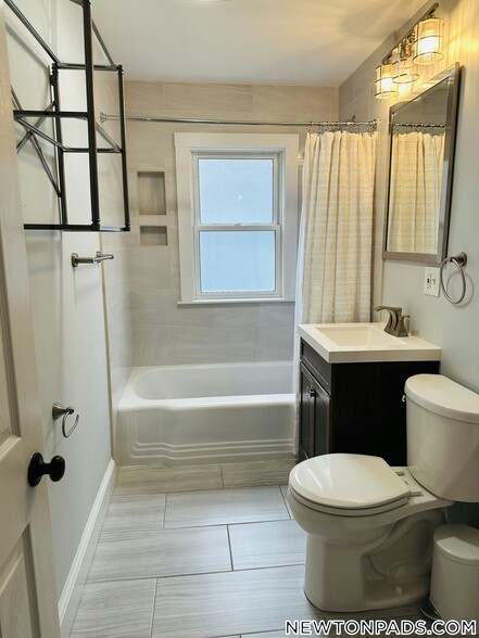 Building Photo - 46 Brooks Ave