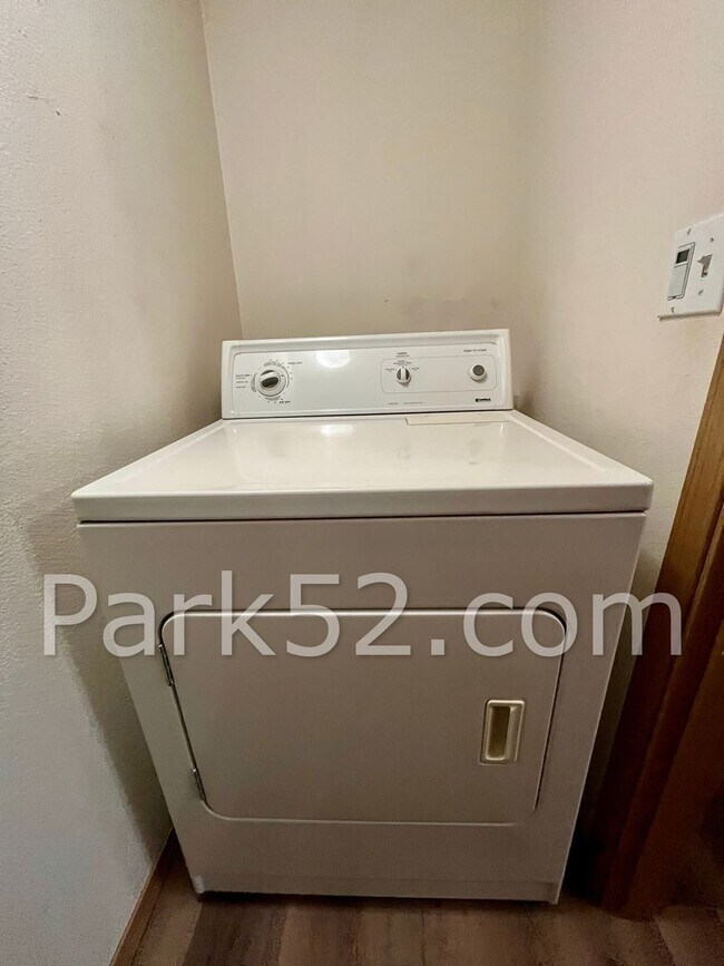 Building Photo - 1 Bedroom 1 Bathroom - Ground Floor - Bonney Lake Condo - #D2