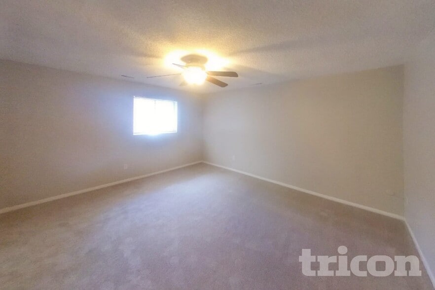 Building Photo - 2286 Farnsworth Dr