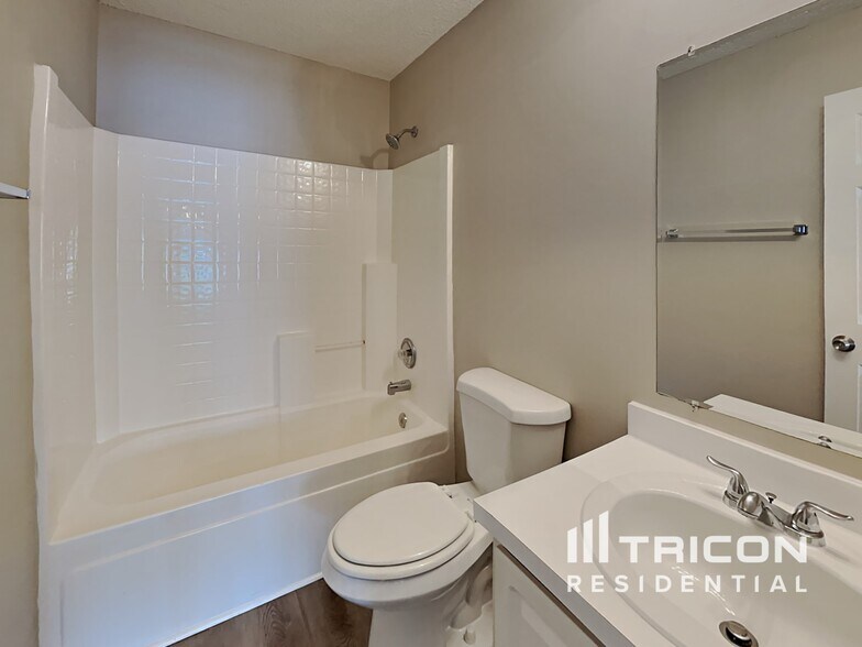 Building Photo - 108 Springway Dr