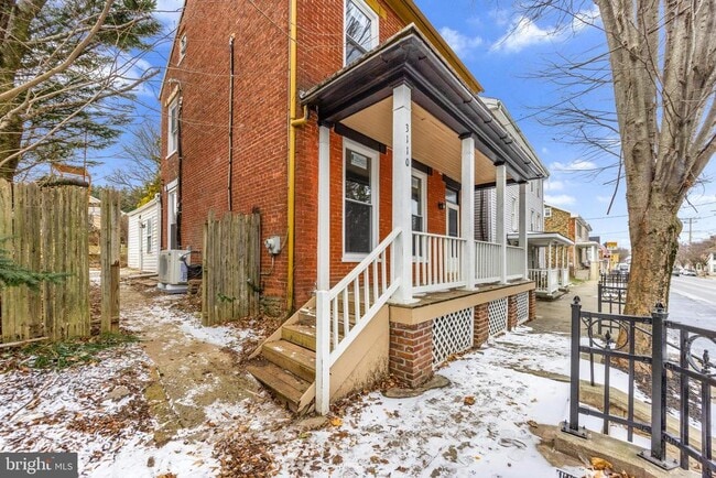 Building Photo - 3110 Main St