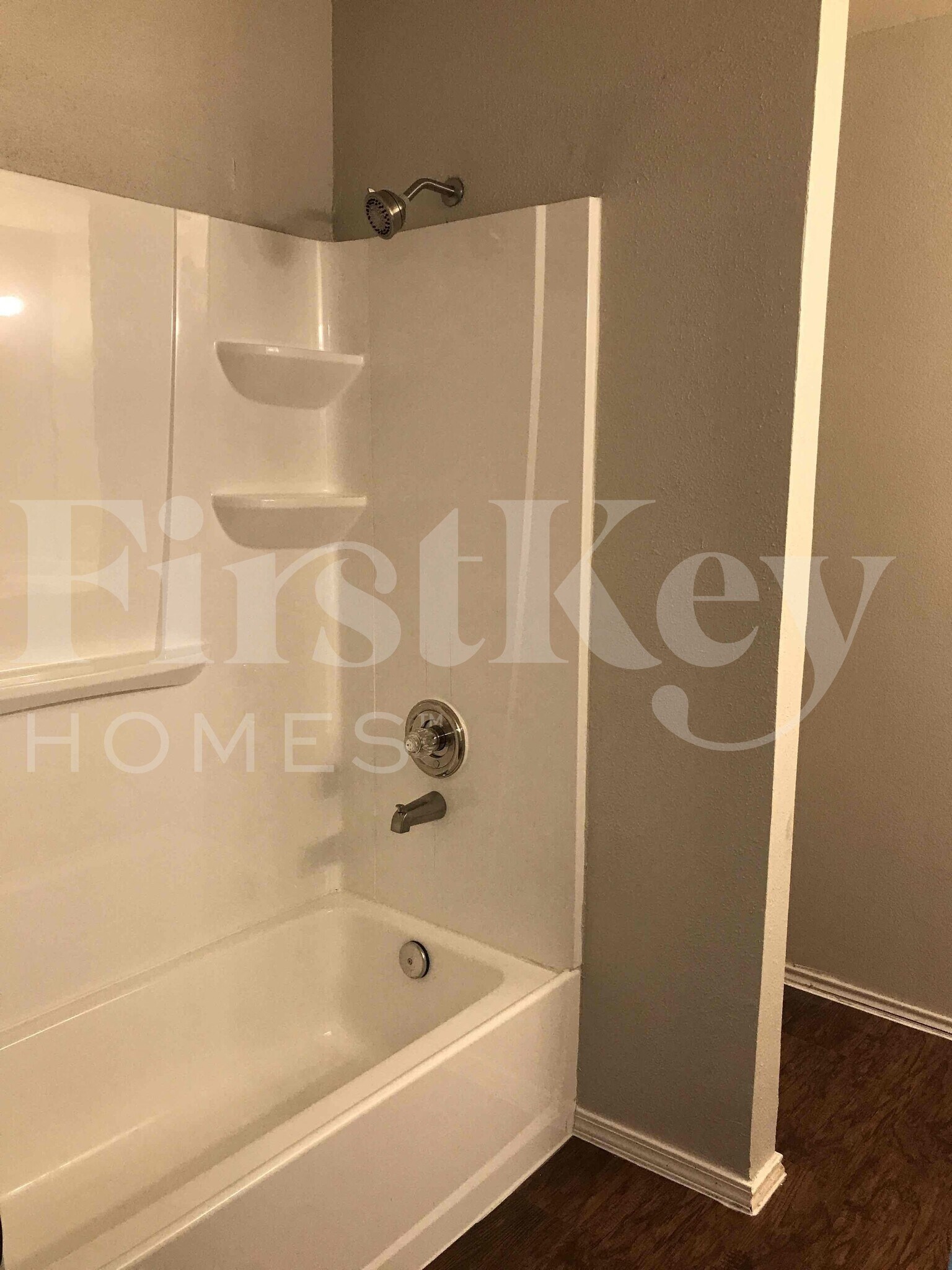 Building Photo - 10631 S Shaenridge