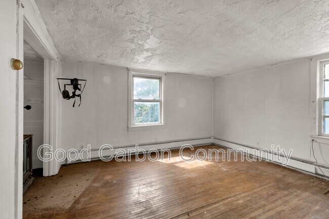 Building Photo - 111 Cottage St