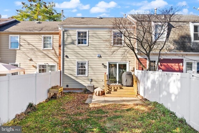 Building Photo - 7393 Colton Ln