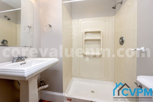 Building Photo - 16 2nd Ave S