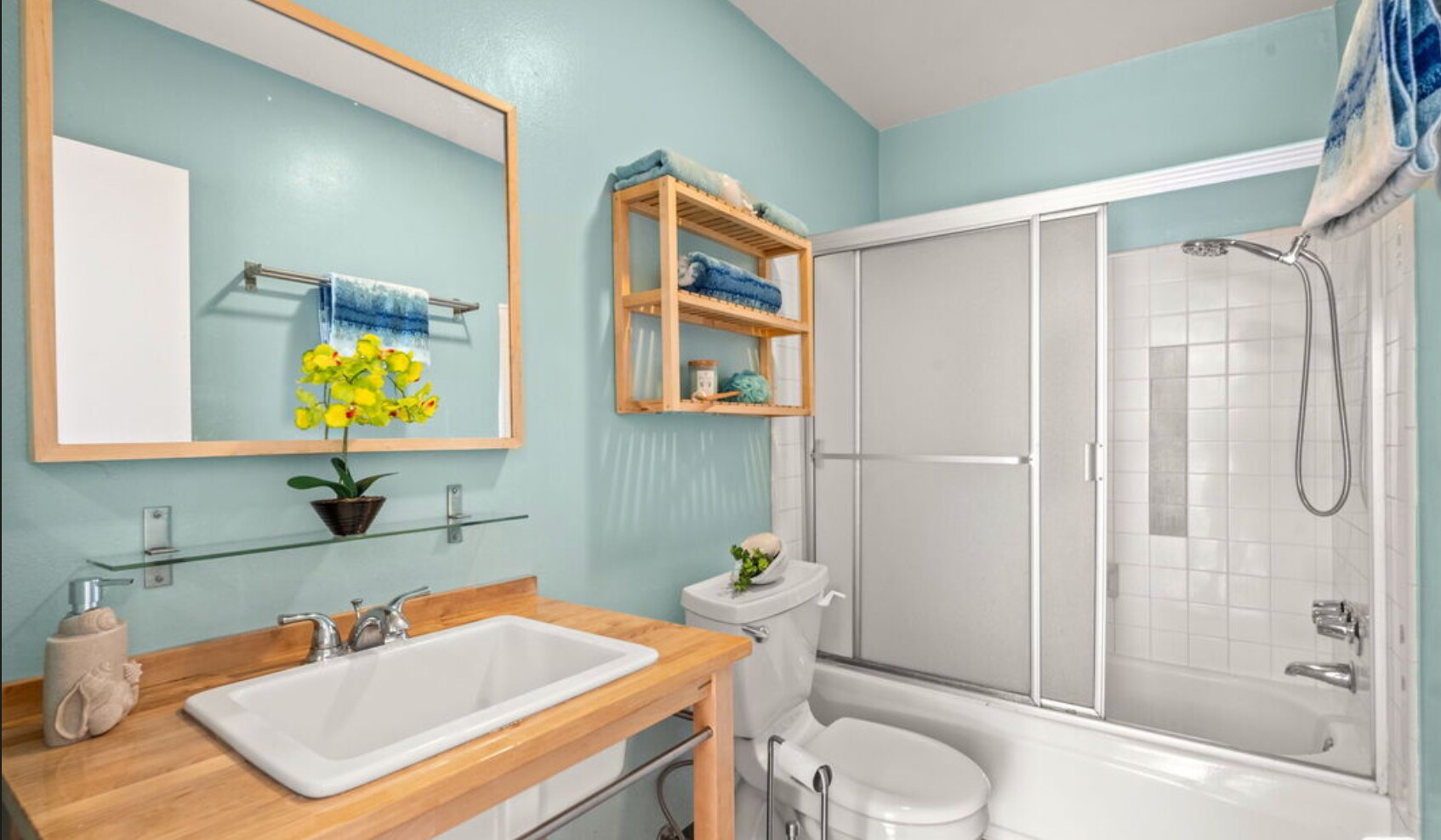 Building Photo - 1745 Camino Palmero St