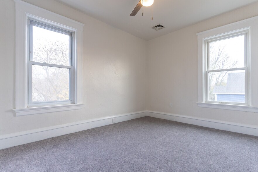 Building Photo - 643 Rathbun St