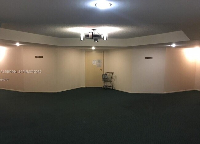 Building Photo - 1301 NE Miami Gardens Dr