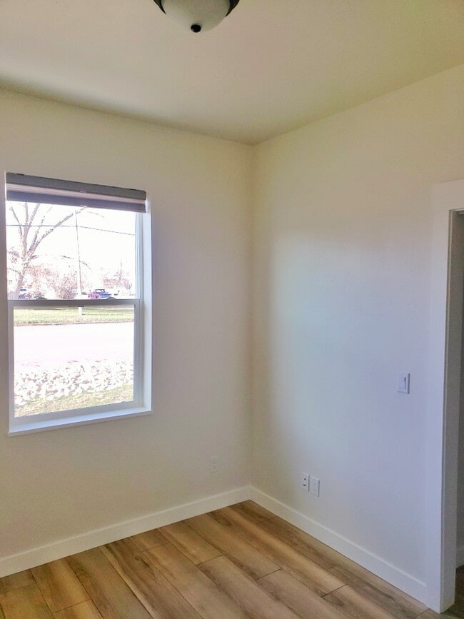 Building Photo - 501 S 12th St