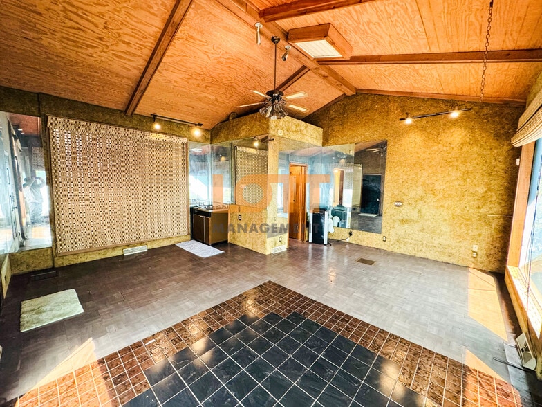 Building Photo - 214 Hunts Bridge Rd