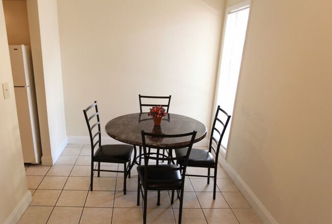 Dining Room - 2600 Old Hapeville Rd
