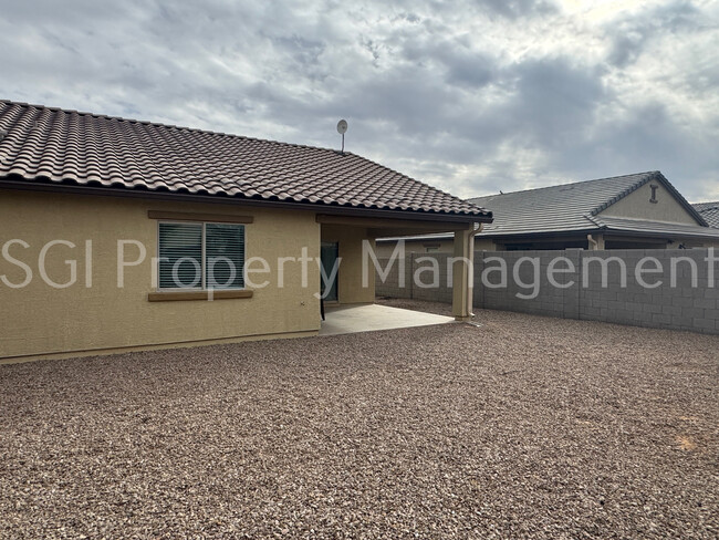 Building Photo - Beautiful Casa Grande home ready for move in