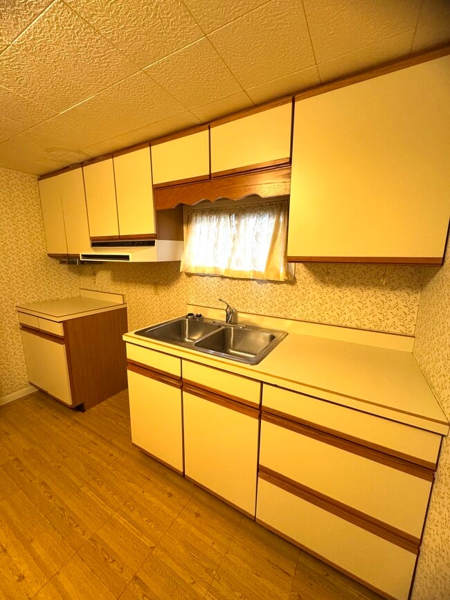 Building Photo - 15 W Worley Ave