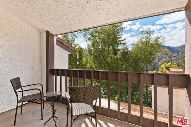 Building Photo - 17171 Palisades Cir