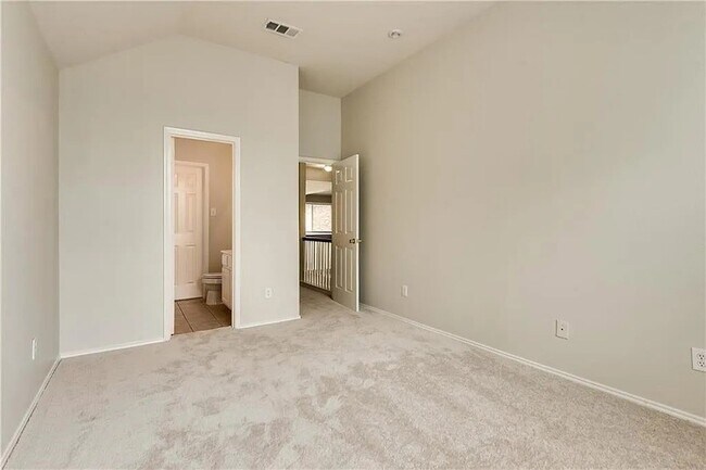 Building Photo - 9304 Regal Oaks Dr
