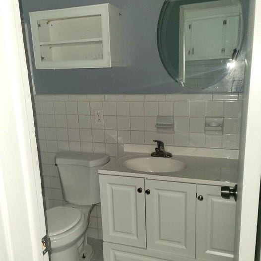 Building Photo - 1731 NE 60th St