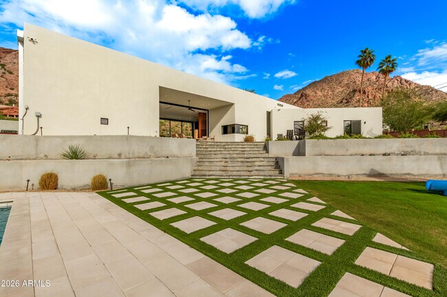 Building Photo - 4905 E White Gates Dr