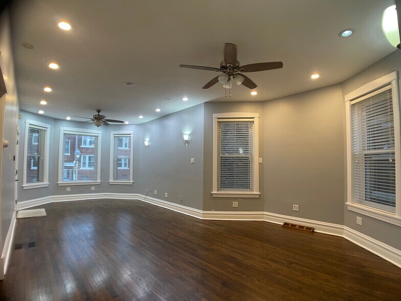 Building Photo - 3721 W Belden Ave