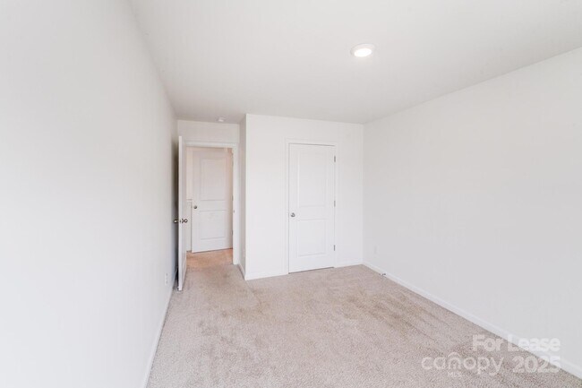 Building Photo - 3255 Winesap Dr