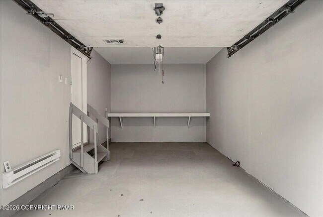 Building Photo - 5617 Pembrook Dr