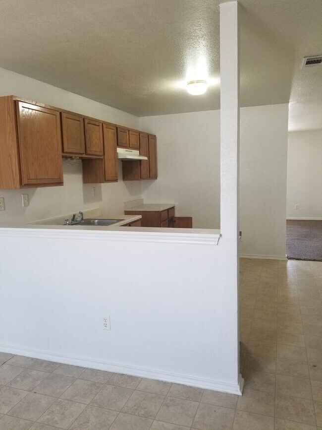 Building Photo - 3302 Barcelona Dr