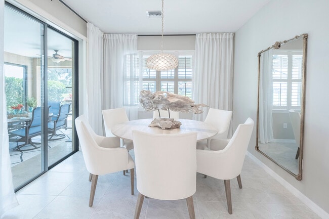 Building Photo - 13871 Miranese St