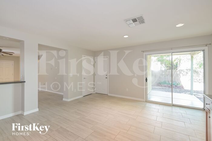 Building Photo - 7625 E Desert Overlook Dr