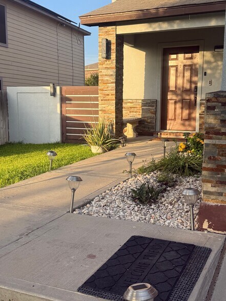 Building Photo - 409 Pargo Dr