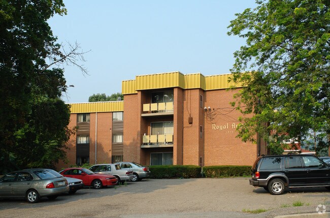Building Photo - Royal Arms Apartments