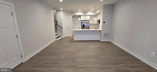 Building Photo - 2542 -A Verona Pl