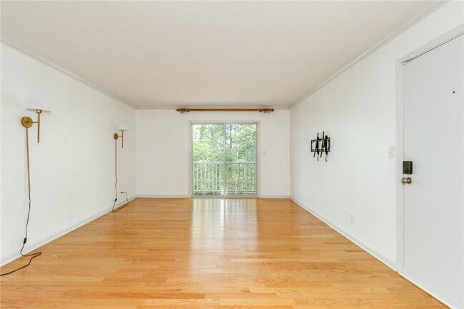Building Photo - 3005 Seven Pines Ln