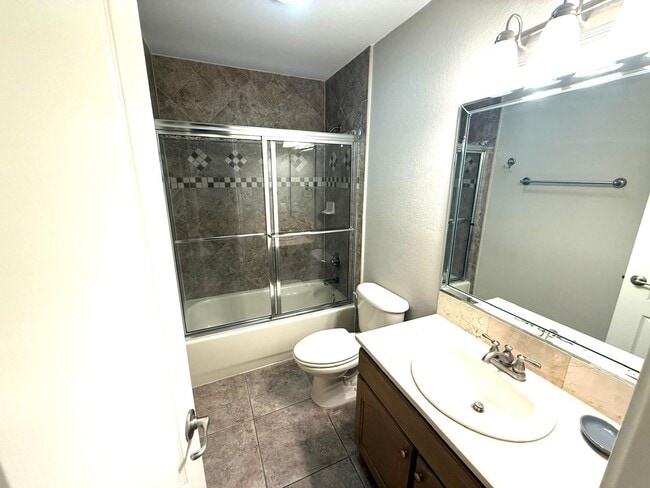 Building Photo - 9310 Albany Dr