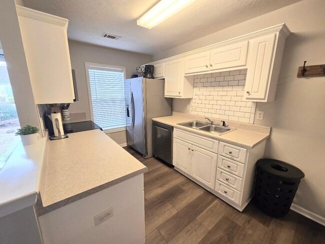 Building Photo - 7112 Belize Dr