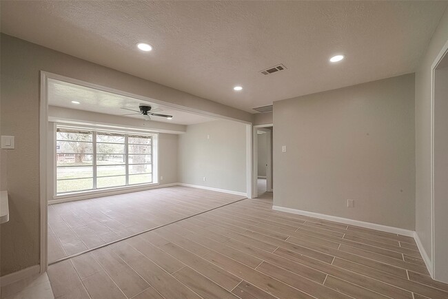Building Photo - 5874 Reed Rd