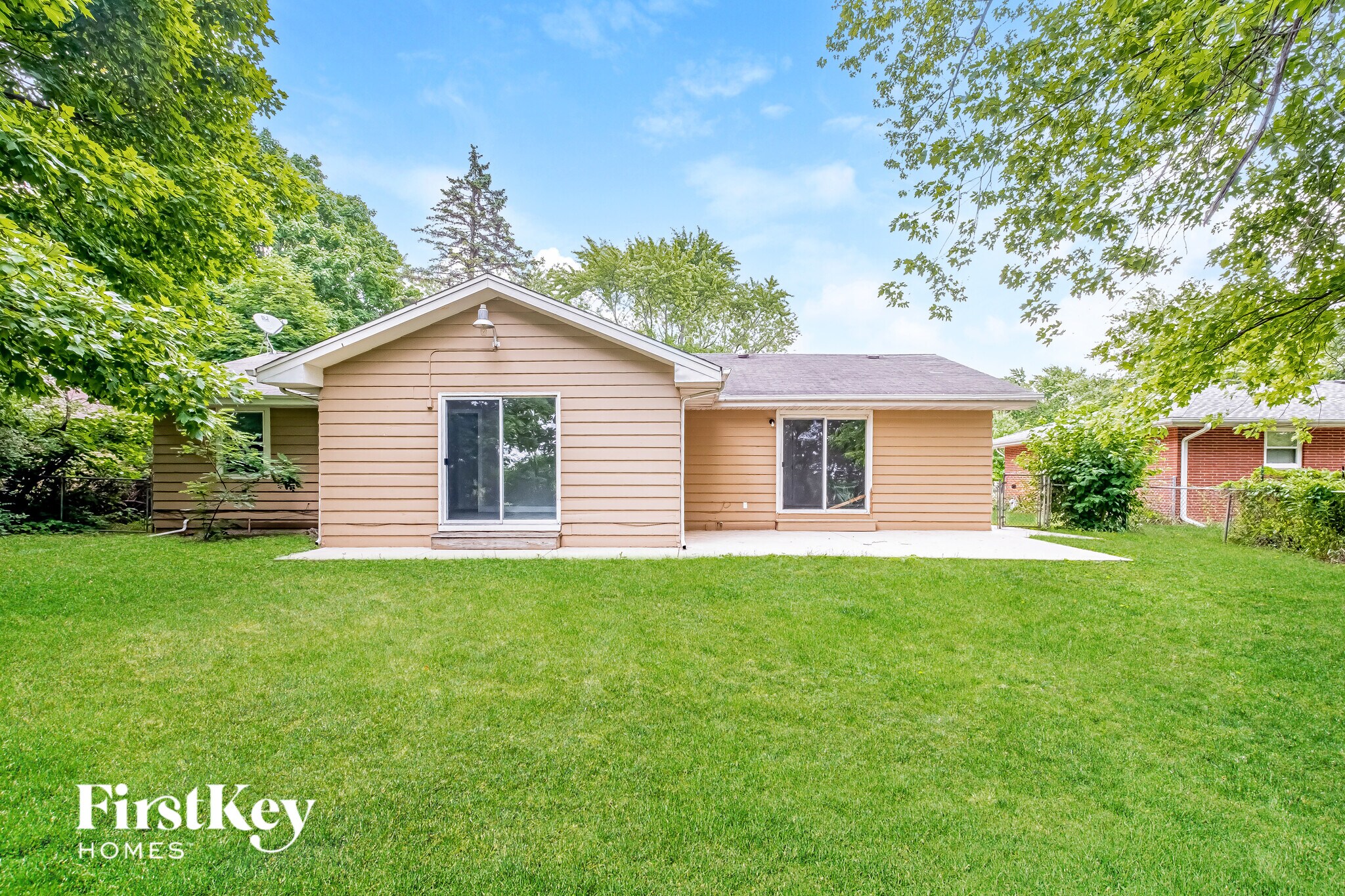 Building Photo - 1770 Lily St