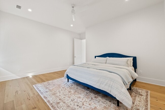 Building Photo - Fully Furnished in Argenta!