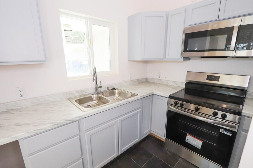 Building Photo - 10900 Telimo Way