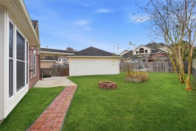 Building Photo - 3130 Red Maple Dr