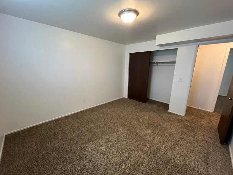 Building Photo - 157 E 850 S