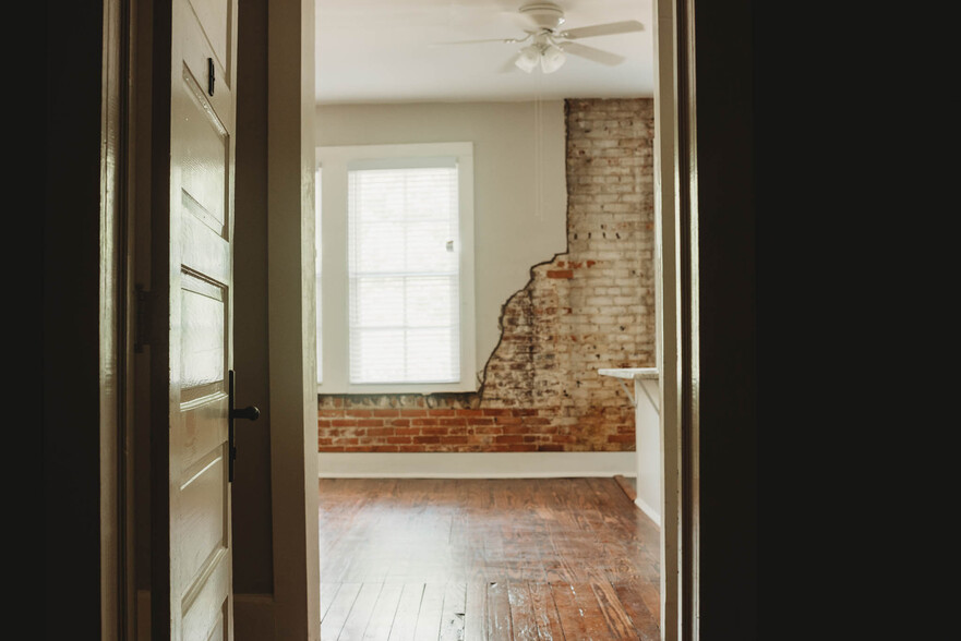 View from entrance door - 529 Washington E St