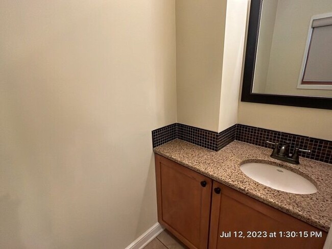 Building Photo - Harrison West Adorable 2 Bedroom updated C...