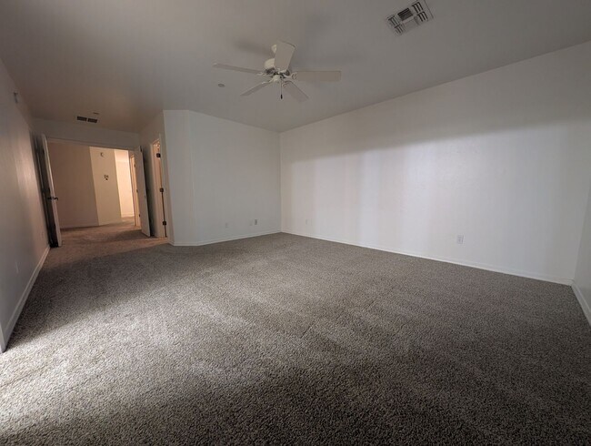 Building Photo - 4 Bedroom and 2.5 Bath Rental