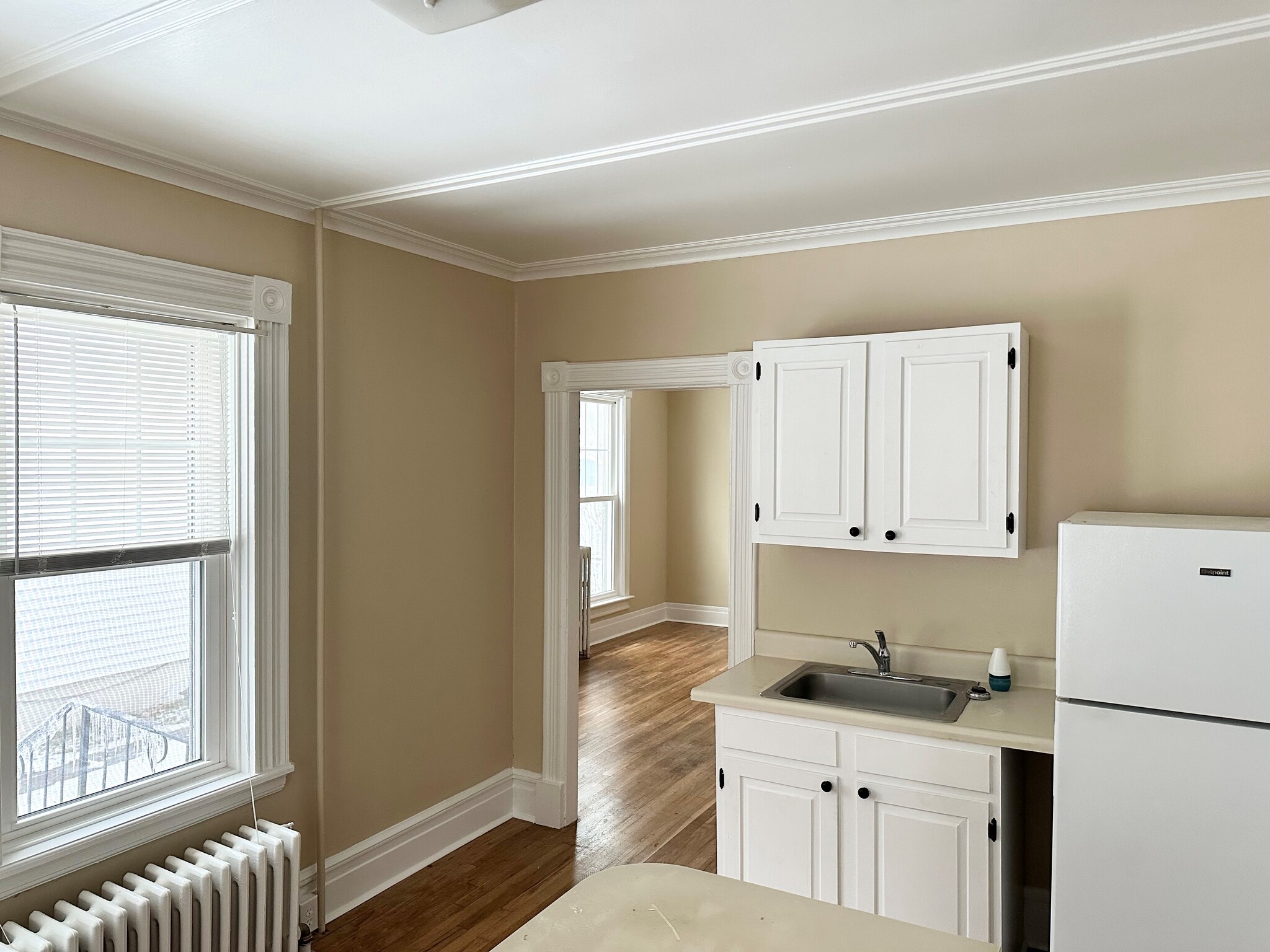 Building Photo - 423 Gotham St