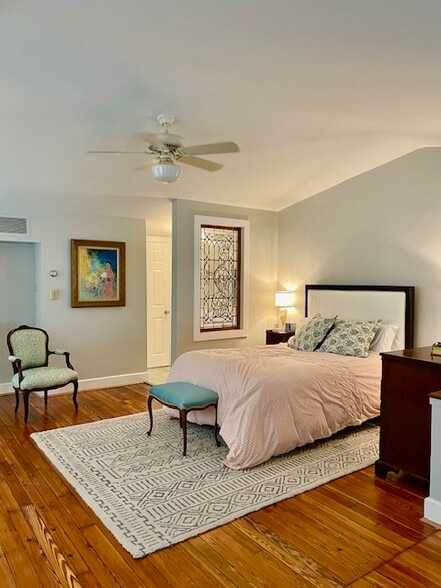 Spacious bed area - 1139 Belvedere St