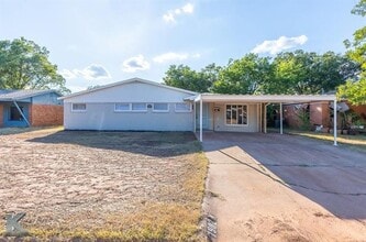 Building Photo - 1902 Briarwood St