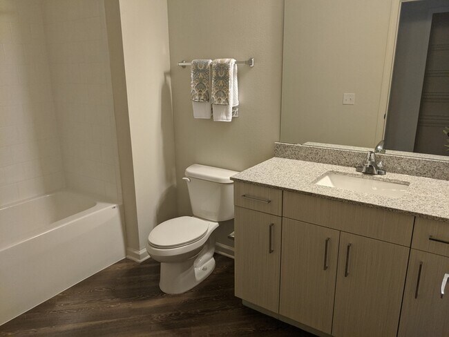 Building Photo - Apartment Home #370 - Water View