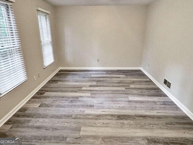 Building Photo - 4051 Coyte Dr